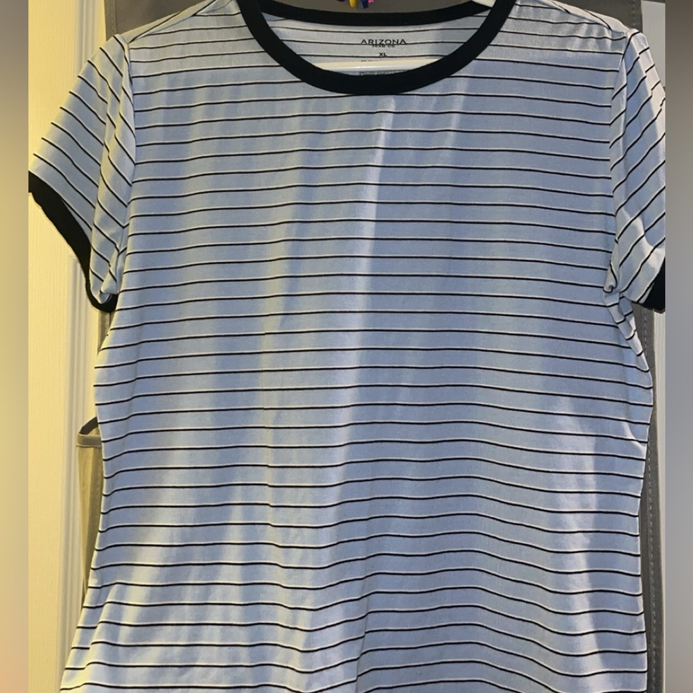 Juniors Arizona Striped T-Shirt, Size XL, worn twice